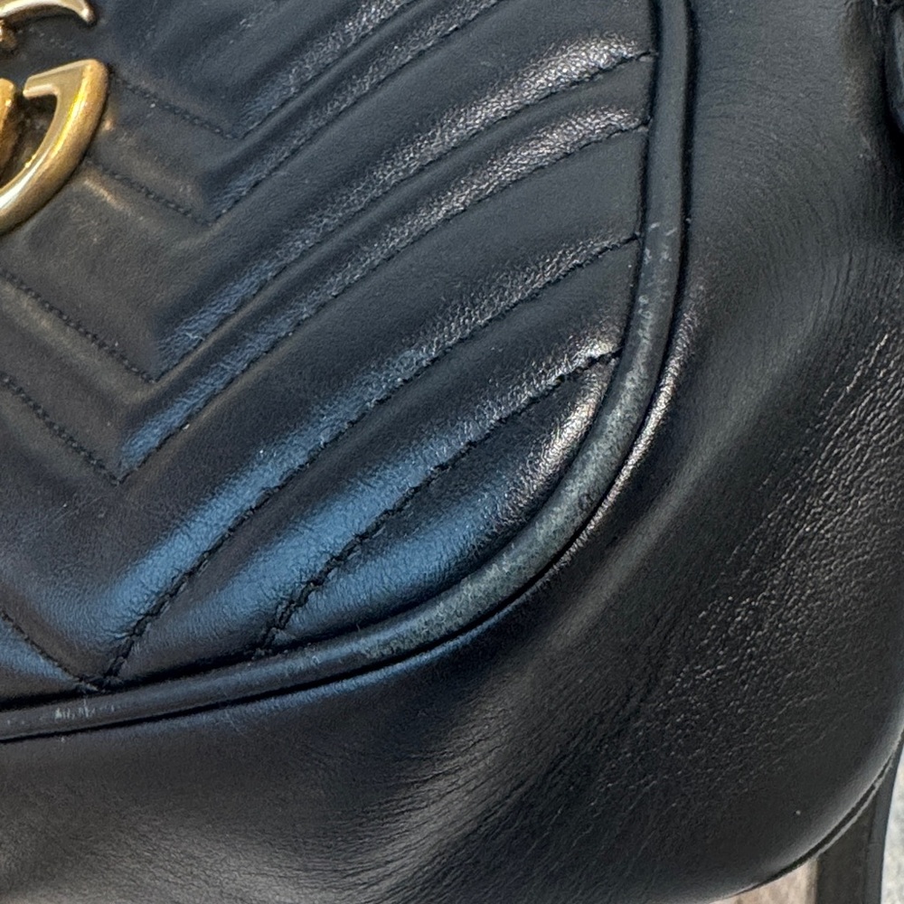 Gucci Black Chevron Crossbody Bag with Gold Logo - Picture 8 of 9